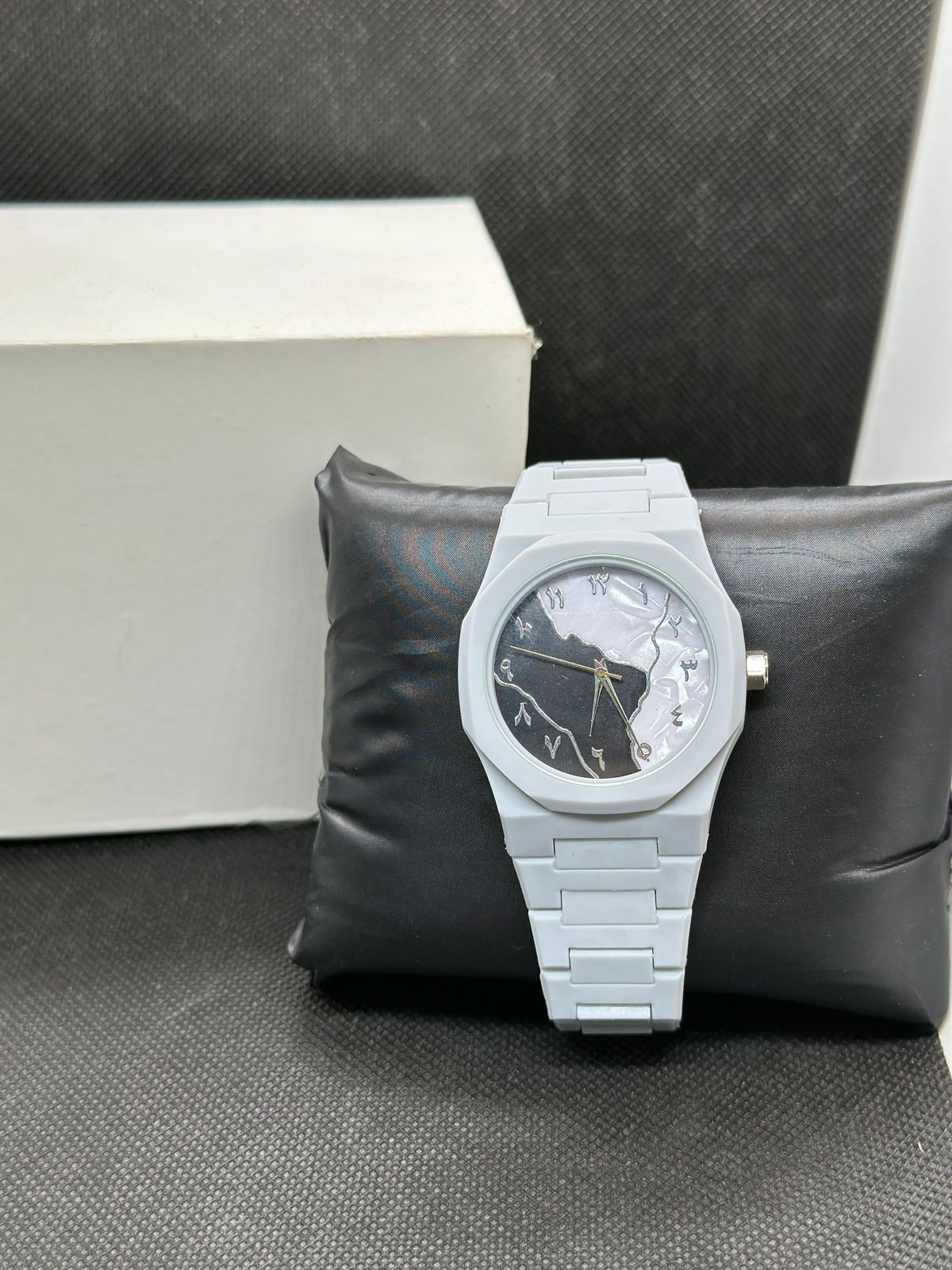 Aura Grey Marble Arabic Dial Watch – Premium Unisex Marble-Texture Wristwatch