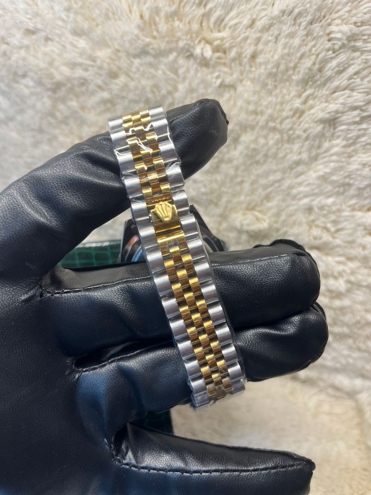 Luxury GMT Master-Style Watch – Black & Red Rotatable Bezel | Two-Tone Stainless Steel Jubilee Chain