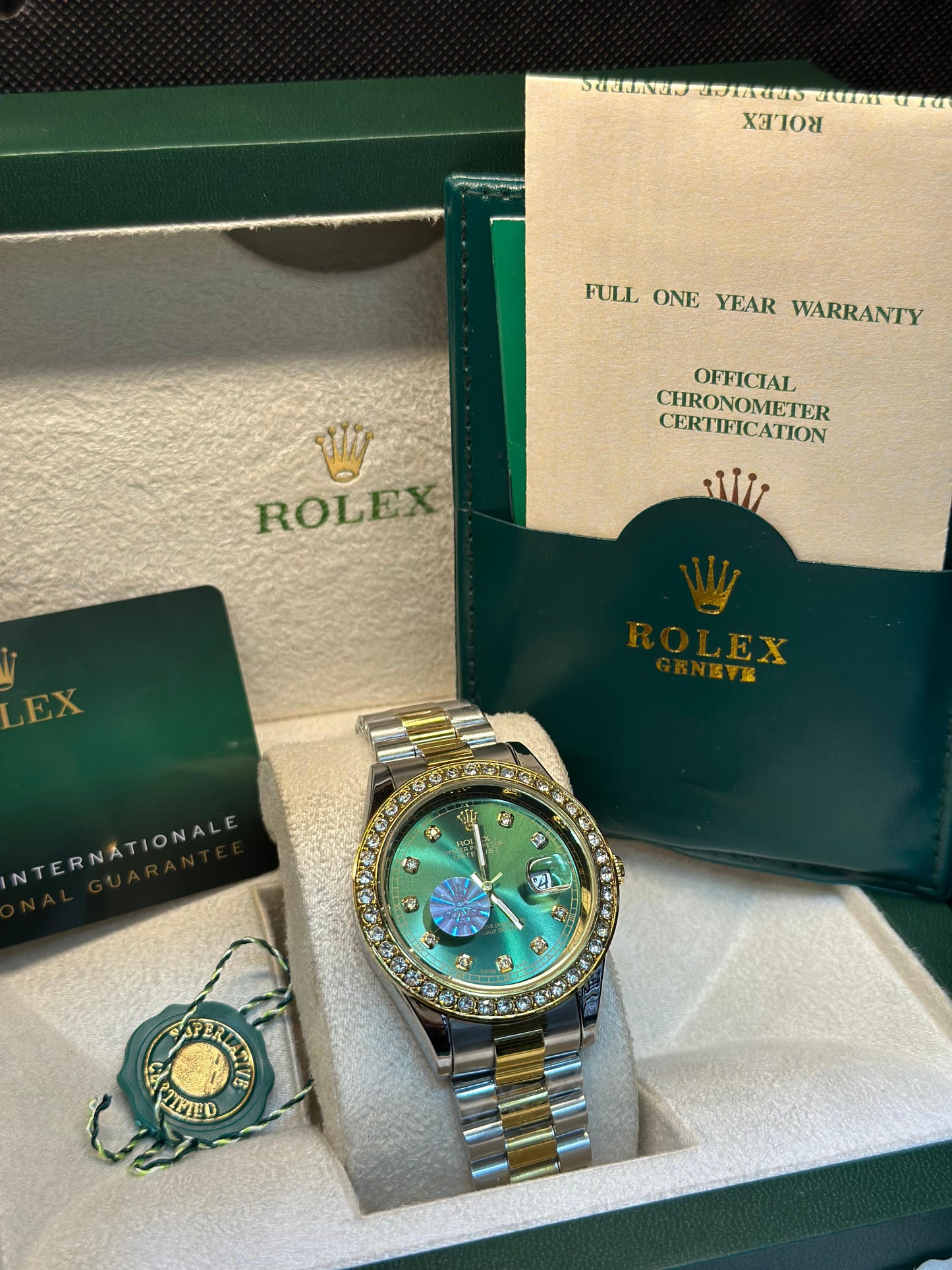 Rolex oyster perpetual | Master Quality | Date Working | Two Tone Green | Iced Stone  | Crown lock