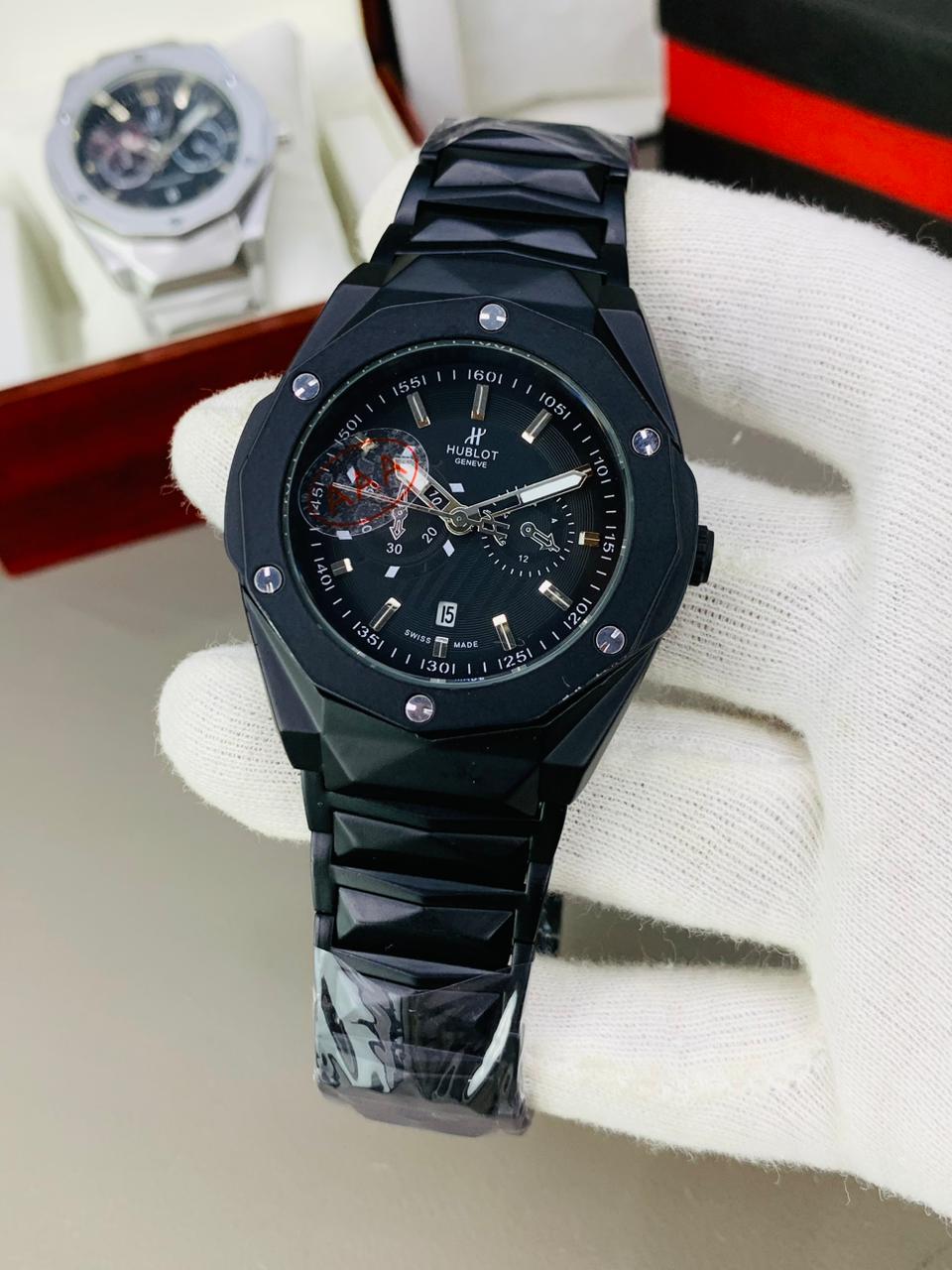 Hublot Big Bang | Diamond cut | Jet black | Date Working  | Heavy weight