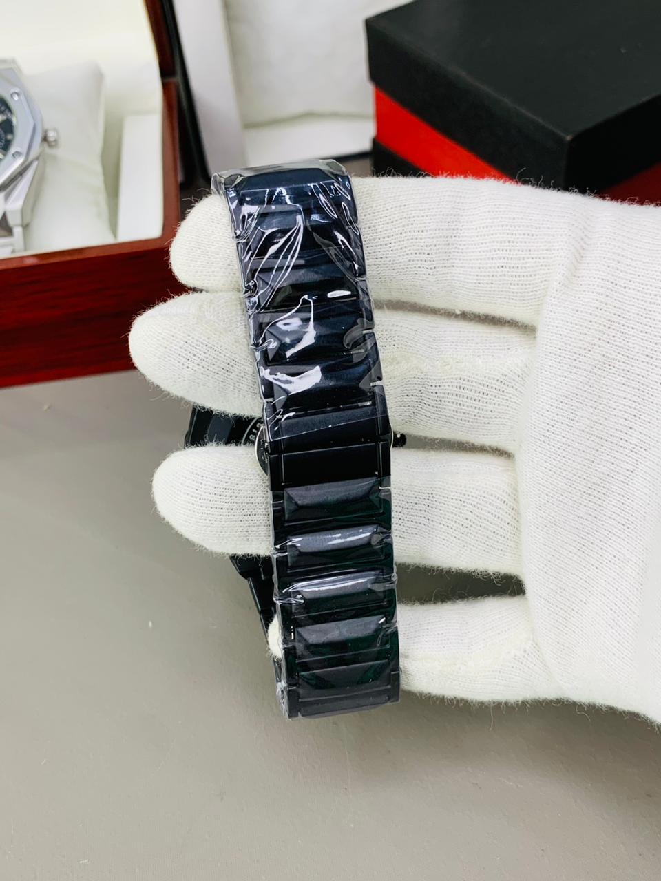 Hublot Big Bang | Diamond cut | Jet black | Date Working  | Heavy weight